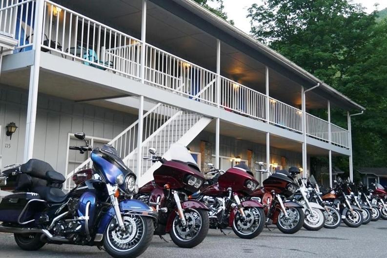 Meadowlark Motel With Restaurant & Bar Maggie Valley Exterior foto