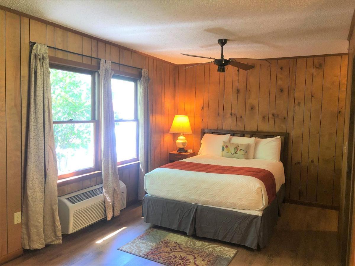 Meadowlark Motel With Restaurant & Bar Maggie Valley Exterior foto