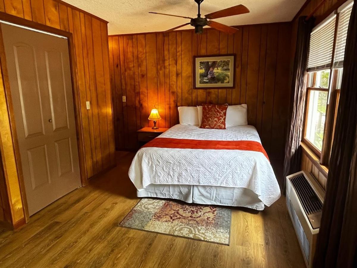Meadowlark Motel With Restaurant & Bar Maggie Valley Exterior foto