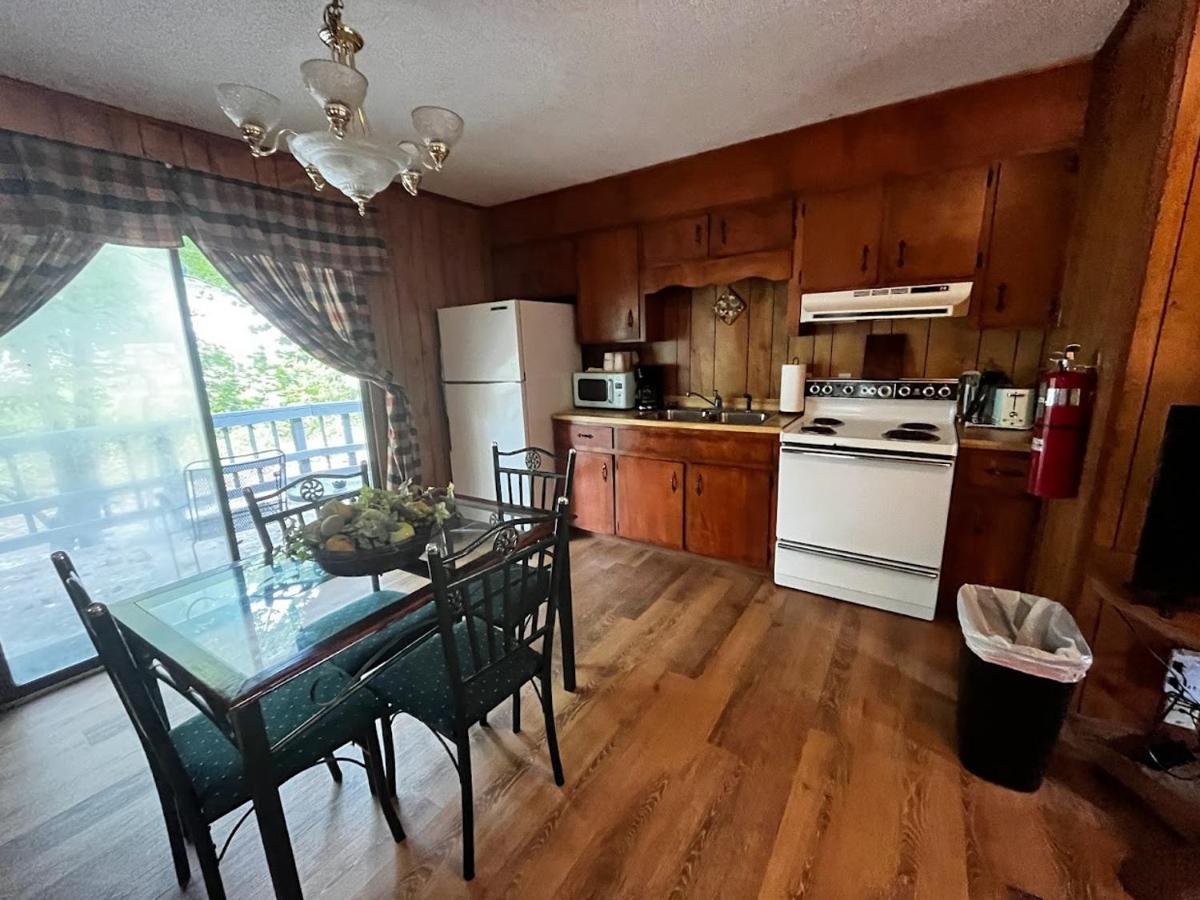Meadowlark Motel With Restaurant & Bar Maggie Valley Exterior foto