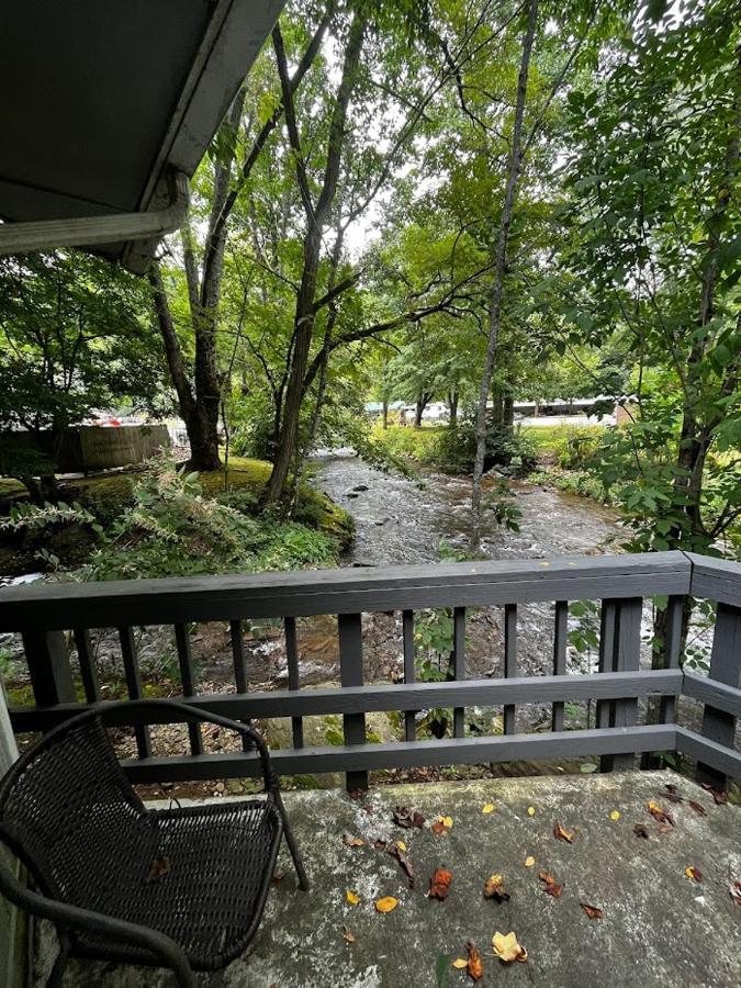 Meadowlark Motel With Restaurant & Bar Maggie Valley Exterior foto